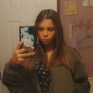 Meet your Posher, Janis